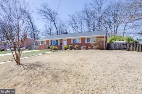 5702 Dreyfuss St, Springfield, VA 22151 photo 2