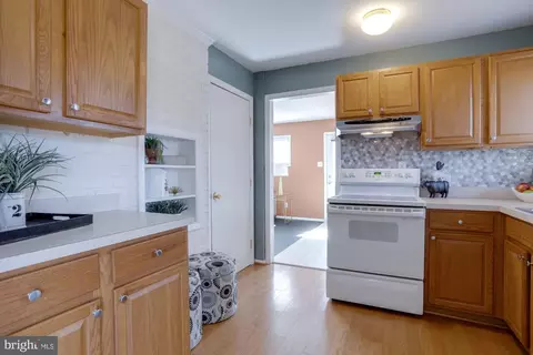 5702 Dreyfuss St, Springfield, VA 22151 photo 13