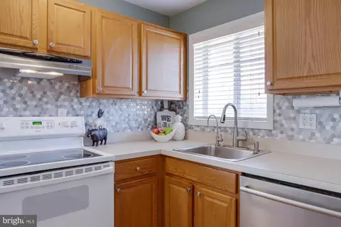 5702 Dreyfuss St, Springfield, VA 22151 photo 14