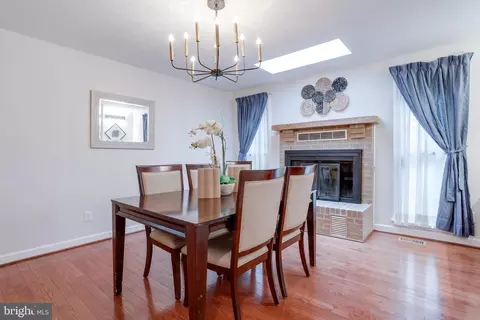 7004 Woodland Dr, Springfield, VA 22151 photo 4