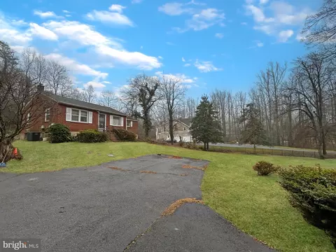 4115 Woodlark Dr, Annandale, VA 22003
