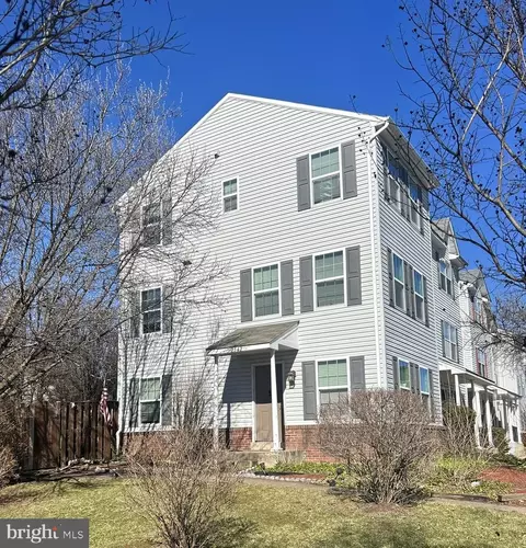 2542 Peter Jefferson Ln, Herndon, VA 20171