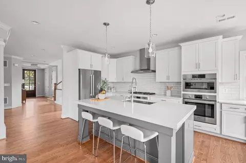 2012 Kilgore Rd, Falls Church, VA 22043