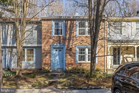 1581 Stowe Ct, Reston, VA 20194