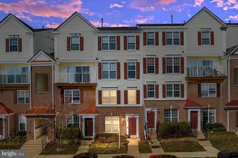 13390 Spofford Rd #101, Herndon, VA 20171
