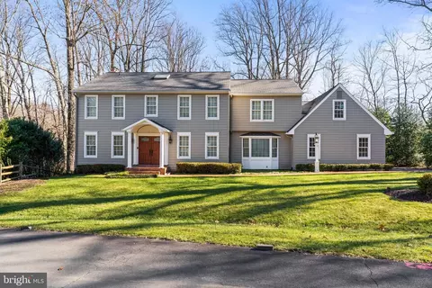 10903 Quimby Point Ln, Reston, VA 20191
