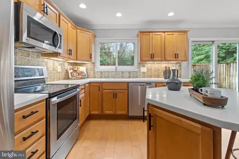 Kitchen - 11188 Forest Edge Dr, Reston, VA 20190 photo 6 of 6