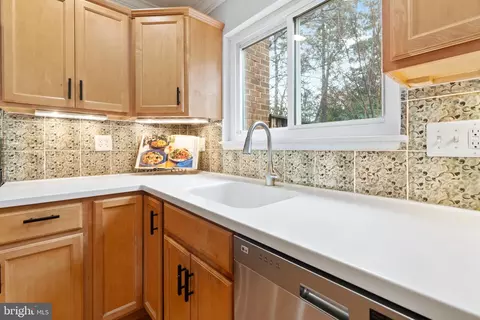 Kitchen - 11188 Forest Edge Dr, Reston, VA 20190 photo 3 of 6