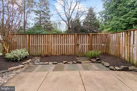 Exterior - 11188 Forest Edge Dr, Reston, VA 20190 photo 4 of 4