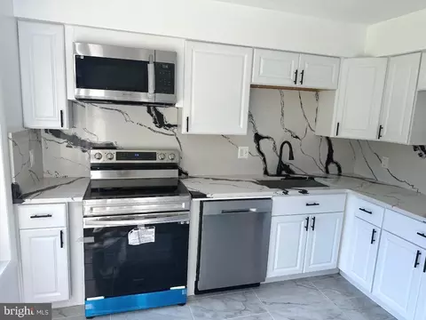 7043 Brocton Ct, Springfield, VA 22150 photo 2