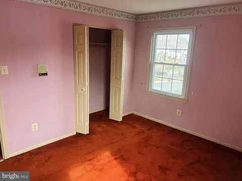 Bedroom - 7919 Edinburgh Dr, Springfield, VA 22153 photo 1 of 6