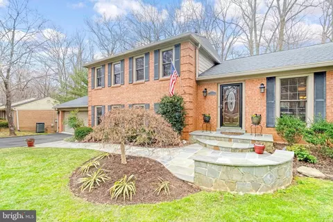 2515 Appaloosa Ct, Reston, VA 20191