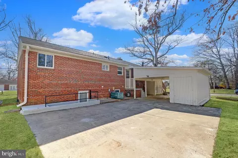 Exterior - 7036 Forest View Dr, Springfield, VA 22150 photo 6 of 8