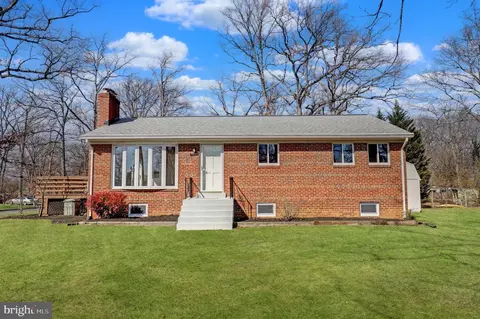 Exterior - 7036 Forest View Dr, Springfield, VA 22150 photo 2 of 8
