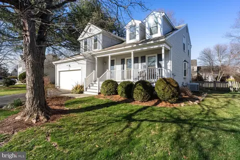 3589 Plum Dale Dr, Fairfax, VA 22033
