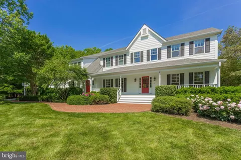 10914 Lake Windermere Dr, Great Falls, VA 22066