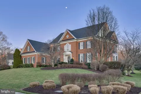 1807 Watervale Way, Vienna, VA 22182
