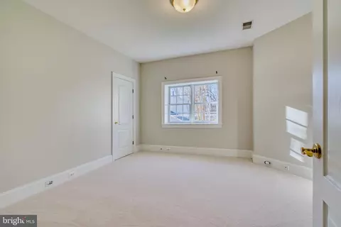 Bedroom - 5802 Bent Twig Rd, Mclean, VA 22101 photo 4 of 4