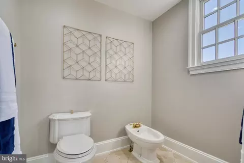 Bath - 5802 Bent Twig Rd, Mclean, VA 22101 photo 4 of 14