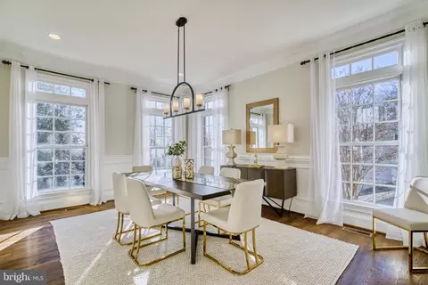 Dining - 5802 Bent Twig Rd, Mclean, VA 22101 photo 3 of 8