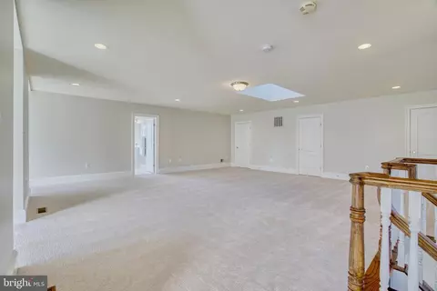 Living - 5802 Bent Twig Rd, Mclean, VA 22101 photo 13 of 17