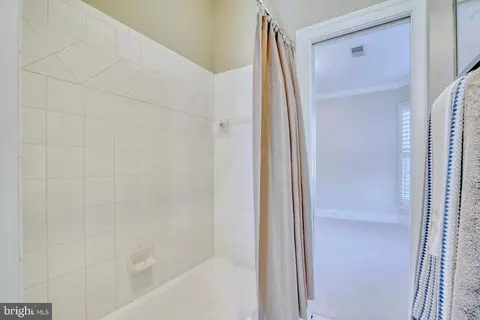 Bath - 5802 Bent Twig Rd, Mclean, VA 22101 photo 11 of 14