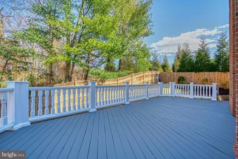 Exterior - 5802 Bent Twig Rd, Mclean, VA 22101 photo 7 of 11