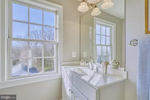Bath - 5802 Bent Twig Rd, Mclean, VA 22101 photo 13 of 14