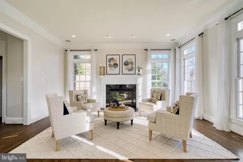 Living - 5802 Bent Twig Rd, Mclean, VA 22101 photo 3 of 17
