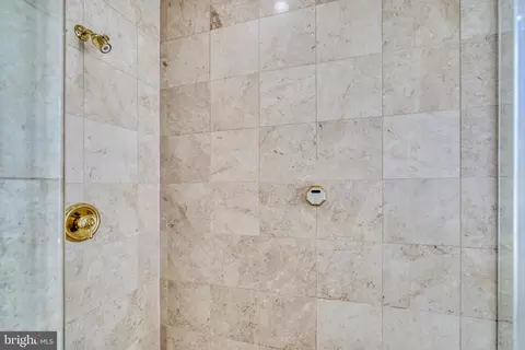 Bath - 5802 Bent Twig Rd, Mclean, VA 22101 photo 5 of 14