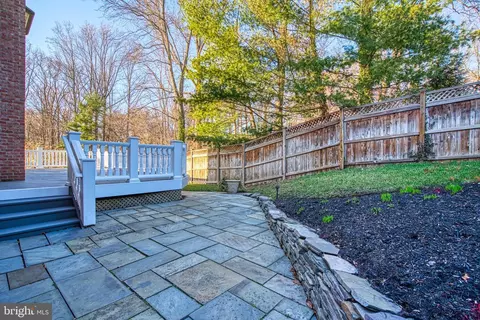 Exterior - 5802 Bent Twig Rd, Mclean, VA 22101 photo 6 of 11