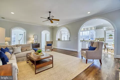 Living - 5802 Bent Twig Rd, Mclean, VA 22101 photo 8 of 17