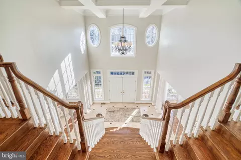 Entry Way - 5802 Bent Twig Rd, Mclean, VA 22101 photo 5 of 7