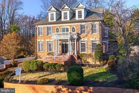 Exterior - 5802 Bent Twig Rd, Mclean, VA 22101 photo 11 of 11