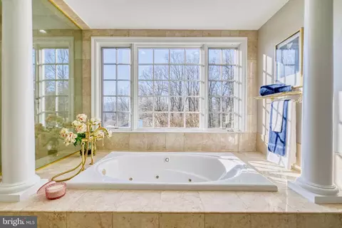 Bath - 5802 Bent Twig Rd, Mclean, VA 22101 photo 3 of 14