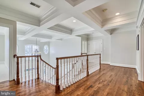 Entry Way - 5802 Bent Twig Rd, Mclean, VA 22101 photo 4 of 7