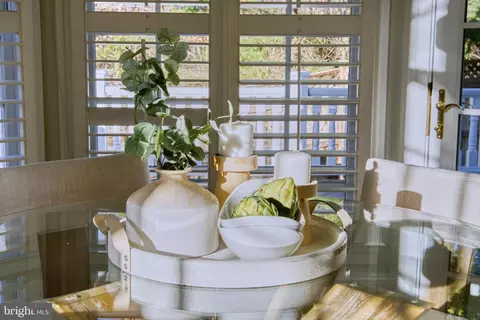 Dining - 5802 Bent Twig Rd, Mclean, VA 22101 photo 6 of 8