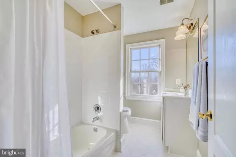 Bath - 5802 Bent Twig Rd, Mclean, VA 22101 photo 12 of 14