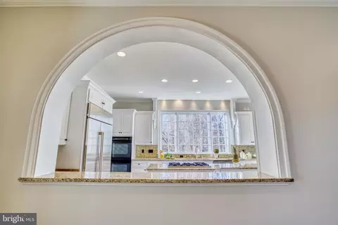 Living - 5802 Bent Twig Rd, Mclean, VA 22101 photo 6 of 17
