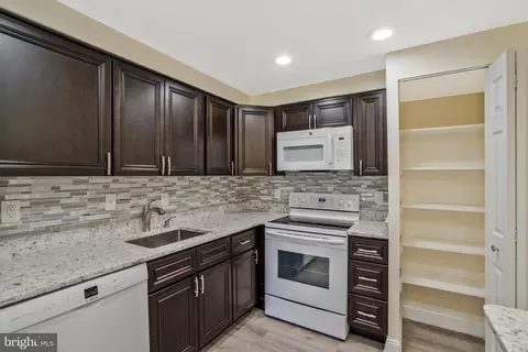 7600 Tremayne Pl #112, Mclean, VA 22102 photo 21
