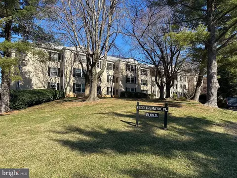 7600 Tremayne Pl #112, Mclean, VA 22102