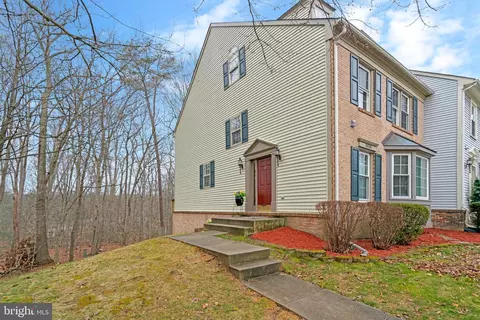Exterior - 8858 Eagle Rock Ln, Springfield, VA 22153 photo 2 of 7