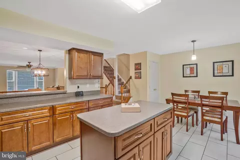 Kitchen - 8858 Eagle Rock Ln, Springfield, VA 22153 photo 6 of 6