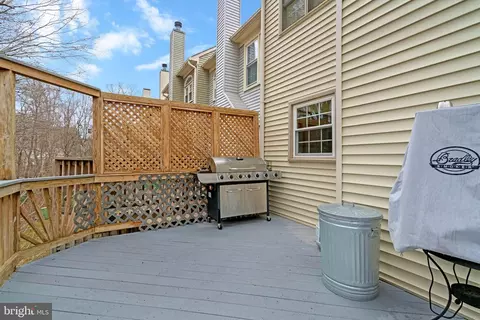 Exterior - 8858 Eagle Rock Ln, Springfield, VA 22153 photo 5 of 7