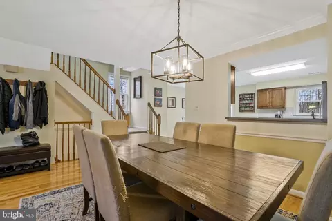Dining - 8858 Eagle Rock Ln, Springfield, VA 22153 photo 3 of 4