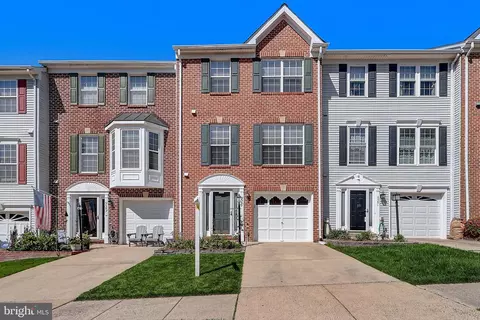 5589 Jowett Ct, Alexandria, VA 22315