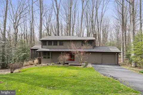 2516 Soapstone Dr, Reston, VA 20191