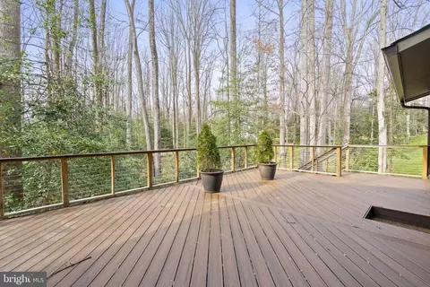 Exterior - 2516 Soapstone Dr, Reston, VA 20191 photo 7 of 12