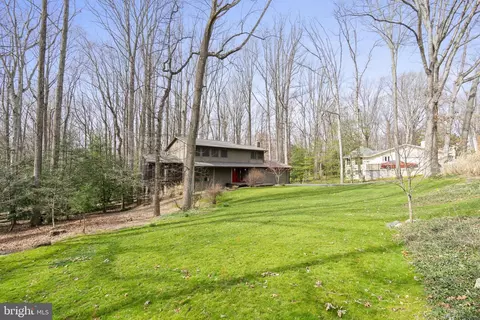 Exterior - 2516 Soapstone Dr, Reston, VA 20191 photo 12 of 12