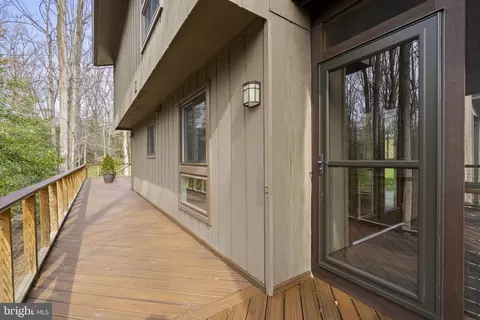 Exterior - 2516 Soapstone Dr, Reston, VA 20191 photo 9 of 12